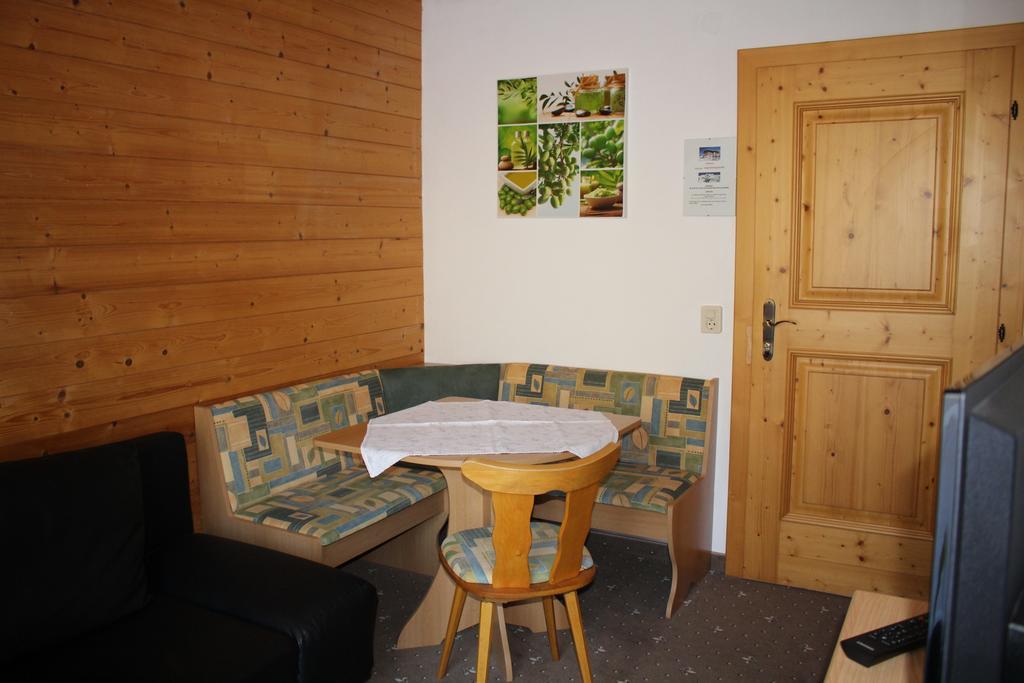 Haus Schoenleiten Wagrain Room photo
